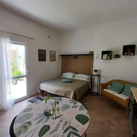 Menta E Basilico -casetta Vacanze Assemini- Ferienhaus Assemini
